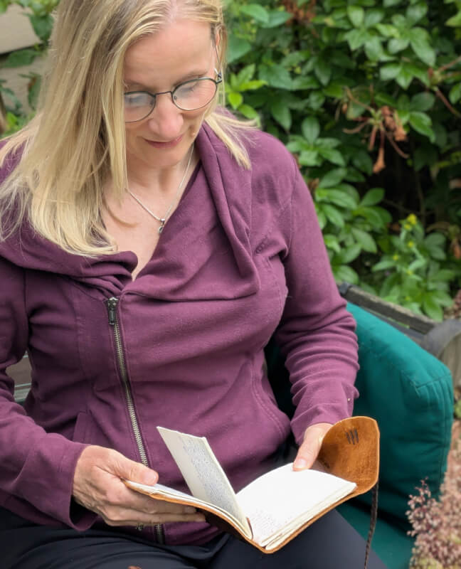 a-little-about-me-iris-hogan-trauma-informed-therapist
